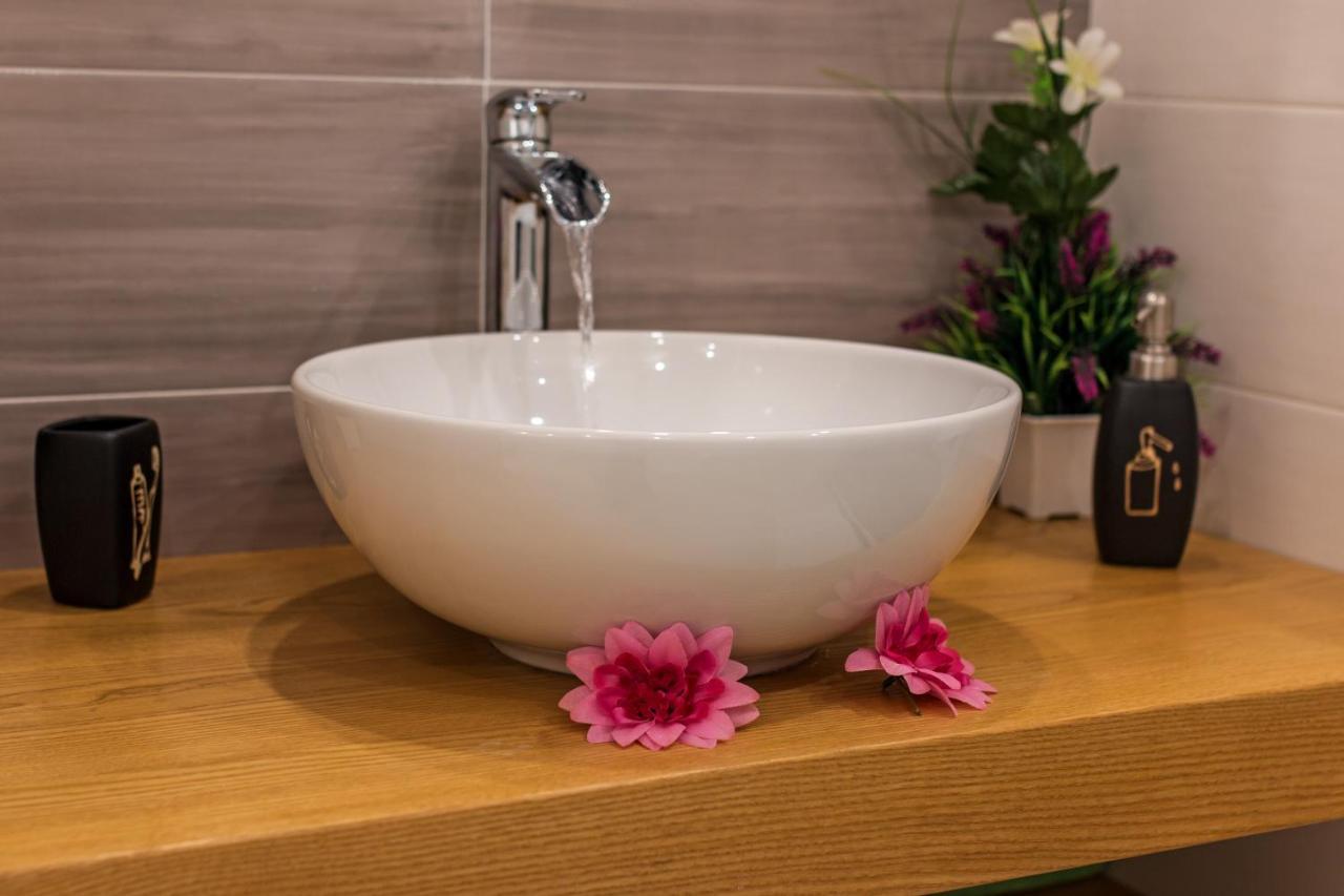 Purple Flower Suite Apartment Cala Gonone Zewnętrze zdjęcie