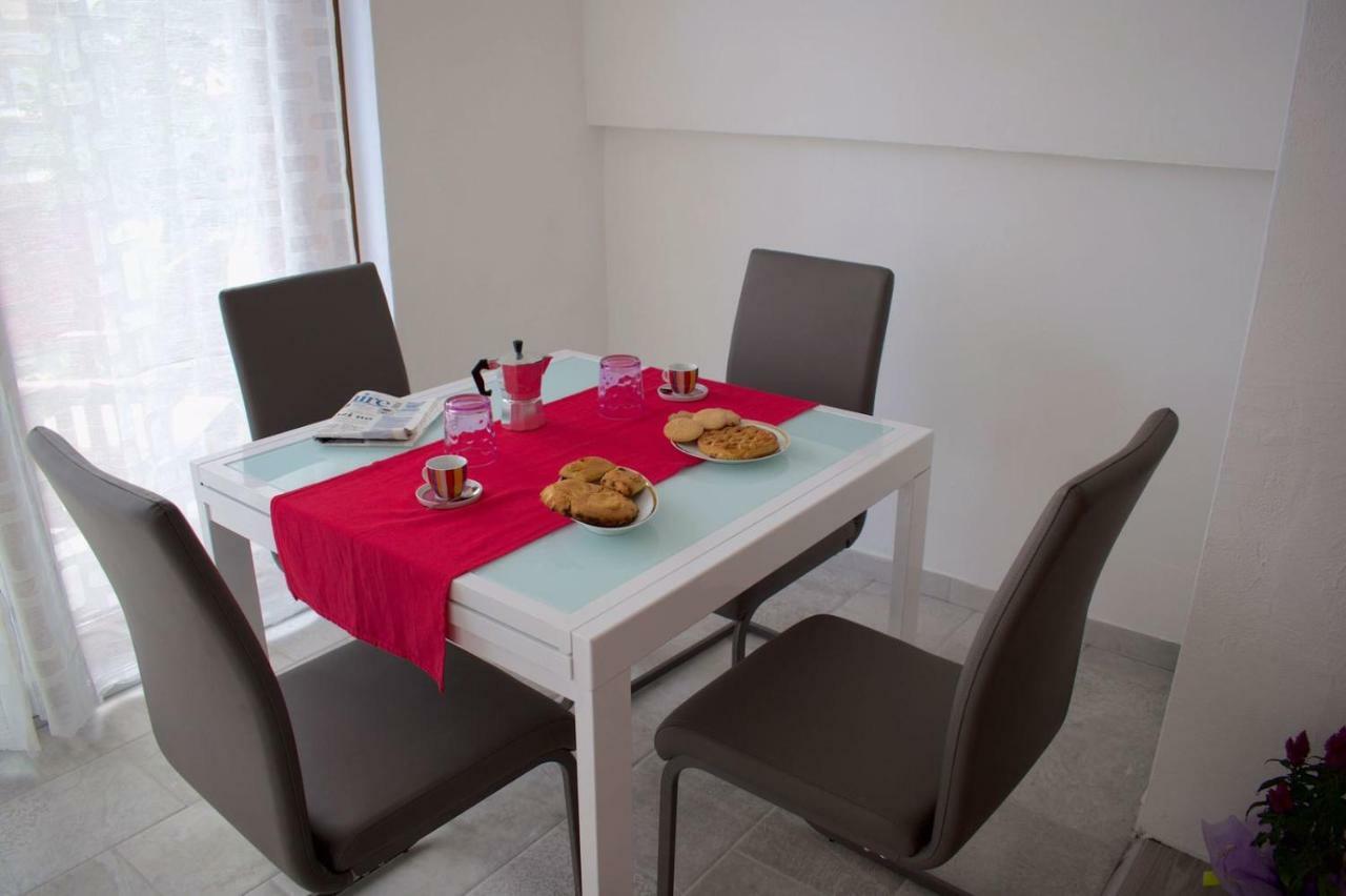Purple Flower Suite Apartment Cala Gonone Zewnętrze zdjęcie