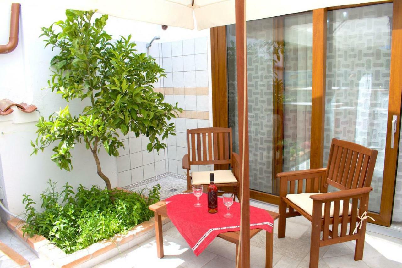Purple Flower Suite Apartment Cala Gonone Zewnętrze zdjęcie